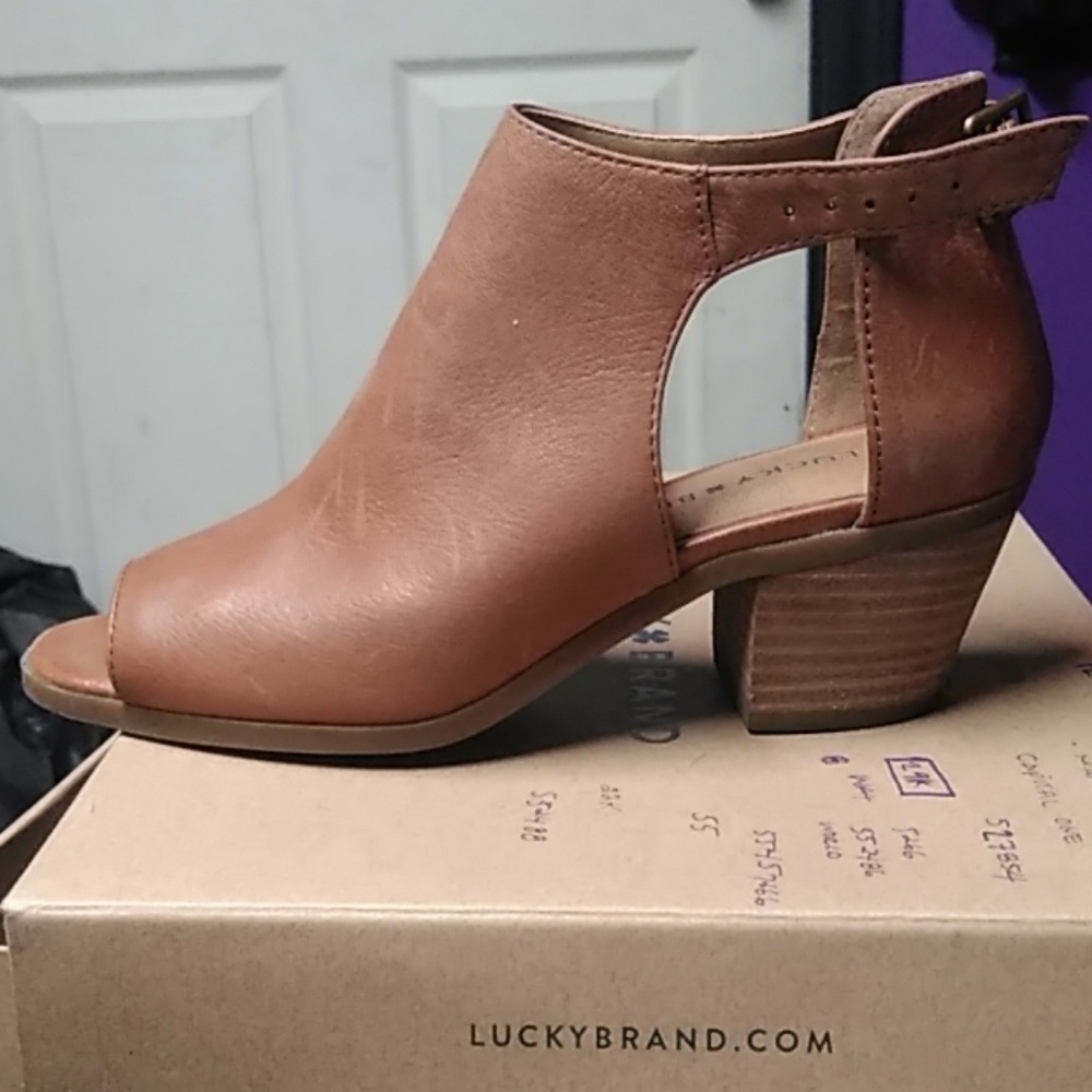 Lucky Brand sandals